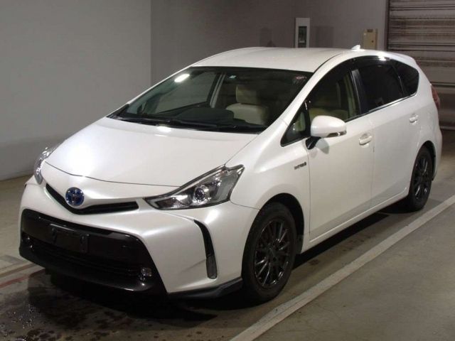 2342 Toyota Prius alpha ZVW40W 2015 г. (TAA Chubu)